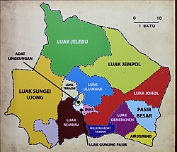 Lokasi Luak Linggi di Negeri Sembilan (luak kecil berwarna ungu cair)