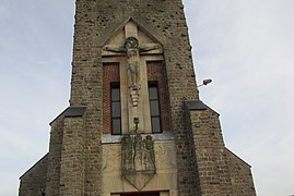 Détail de la façade de l'église Saint-Pierre d'Estrées-Mons.