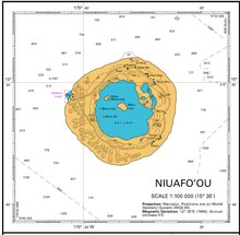 Carte d'une île indiquant en marron les terres, en bleu les lacs intérieurs et en blanc la mer