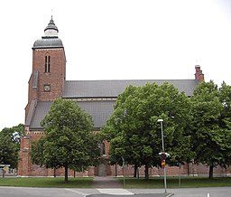 Vårfrukyrkan från söder.