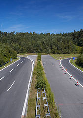 Koniec drogi B2 w kierunku Norymbergi w okolicy A6 Schwabach-Roth