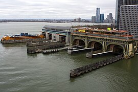 Terminaux de ferry de Manhattan Island en décembre 2014