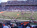 Marching Band de l'Université de l'Illinois formant le contour des États-Unis