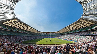 特维克纳姆体育场是英格兰国家橄榄球队的主场，可容纳82,000名观众，是全球最大的联合式橄榄球体育场
