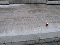 L'inscription au pied du mémorial