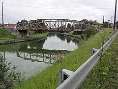 Pont sur le canal de Saint-Quentin.