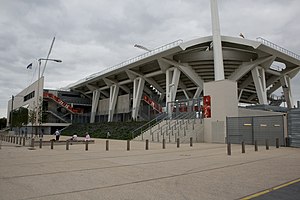 Außenansicht der Tribune Henri Germain von Südosten