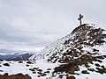 La croce di vetta vista da ovest