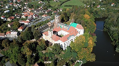 Letecký pohled na Sázavský klášter (2019)