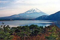從富士五湖眺望富士山