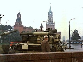 Tanky T-80 na Rudém náměstí během Srpnového puče