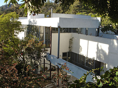 Lovell Health House en Los Feliz, Os Ánxeles, California, por Richard Neutra (1927–29)