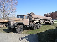 Tracteur ZIL-131V avec missile R-17 Elbrus SCUD