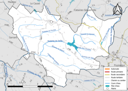 Carte en couleur présentant le réseau hydrographique de la commune