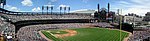 Panoramabild av Comerica Park med Ford Field i bakgrunden.