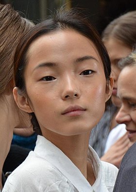 Xiao Wen Ju au défilé de DKNY en 2011.
