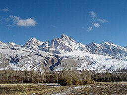 Demirkazık Dağı (3 756 m) i provinsen Niğde.