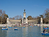 Monument voor Alfons XII in het Parque del Buen Retiro in Madrid.