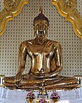 A 18 karátos arany Buddha-szobor