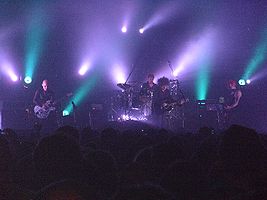 The Cure během koncertu v Praze (2008)
