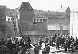 Duitsers bij de vernielde Sint Servaasbrug, 10 mei 1940