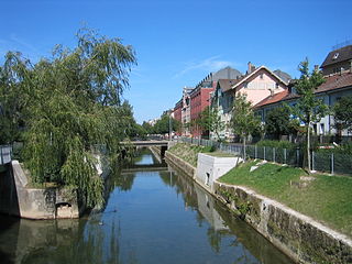 Schüsskanal in Biel, links Einlauf der Bielschüss