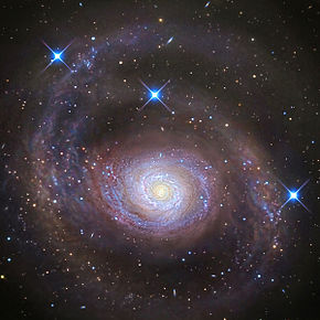 Messier 94 na širokopásmovém složeném snímku. Autor: R Jay Gabany