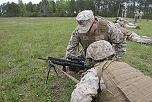 M249からの転換訓練を受ける海兵隊員。