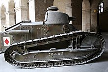 Renault FT aux Invalides, à Paris.