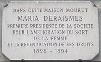 No 72 : Plaque commémorative en hommage à Maria Deraismes, qui y meurt en 1894.