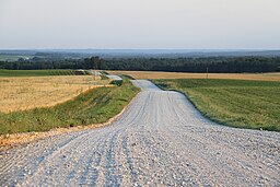 Vägen mot byn Laguja i utkanten av byn Tamsa.