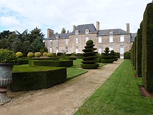 Jardin du château de la Ballue.