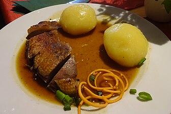 Gansbrust mit Kloß