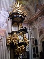 Púlpito barroco na Igrexa de Santa Ana en Cracovia, Polonia