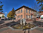 メルフェルデンの旧市庁舎。全景は "Erzählstein" の泉