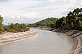 Le canal EDF de la Durance près de Meyrargues, Bouches-du-Rhône (France).