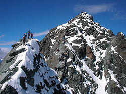 Vlevo Kleinglockner, v pozadí Großglockner