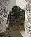 Skulptur des Hutzelmännleins an einer Ecke des Stuttgarter Fruchtkastens