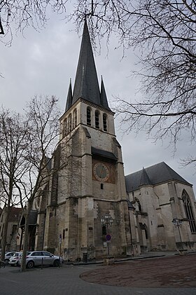 Vue depuis la place.