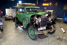 1929 Modelo A Gazogene em exibição no Tampa Bay Automobile Museum . Este carro foi modificado em 1939 para usar um combustível alternativo na forma de madeira ou carvão.