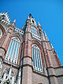Detalle de la torre María de la Catedral de La Plata, el templo es de ladrillo a la vista.