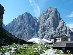 Crozzon di Brenta und Cima Tosa mit der Brentei-Hütte