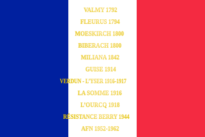 Vereinfacht dargestellte Regimentsfahne mit den aufgeführten Schlachten, an denen das Regiment seit der Revolution ehrenvoll teilgenommen hat. Auf der Rückseite der Regimentsfahne sind (seit Napoleonischer Zeit) in goldenen Lettern die Feldzüge und Schlachten aufgeführt, an denen das Regiment ruhmvoll teilgenommen hat.[5][6][7]