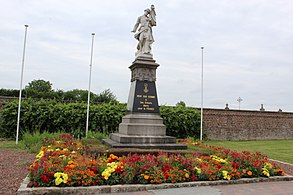 Le monument aux morts.