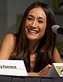 Maggie Q interpreta Beth Davis