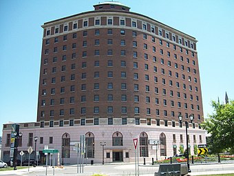 Hotel Niagara in Niagara Falls, New York