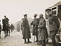 Le secrétaire d’État Newton D. Baker en visite en mars 1918.