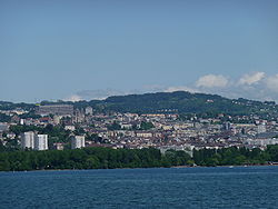 Losanna vista dal lago Lemano