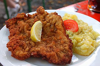 Schnitzel Wiener Art mit Kartoffelsalat