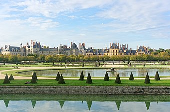 Grand parterre du château de Fontainebleau.